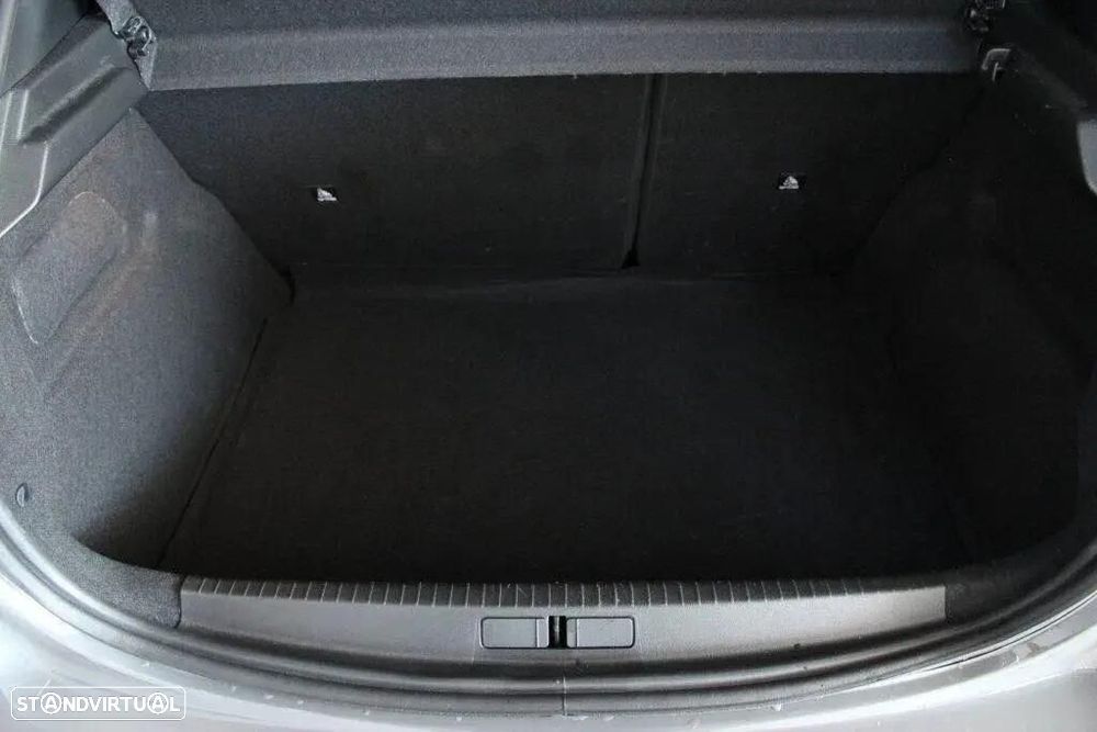 Peugeot 208 1.2 PureTech Active — fotografia 10