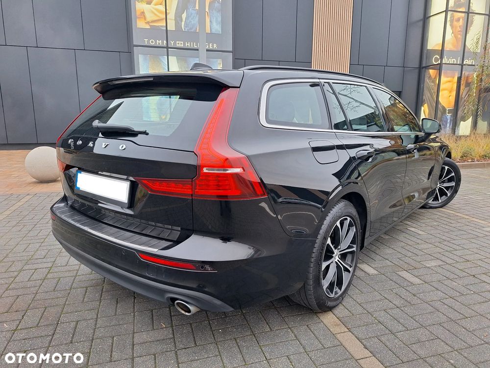 Volvo V60 D4 Momentum Pro - 11