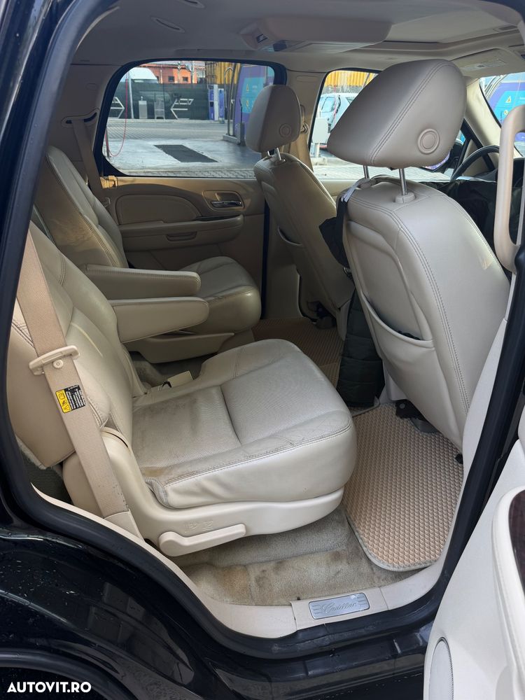 Cadillac Escalade - 8