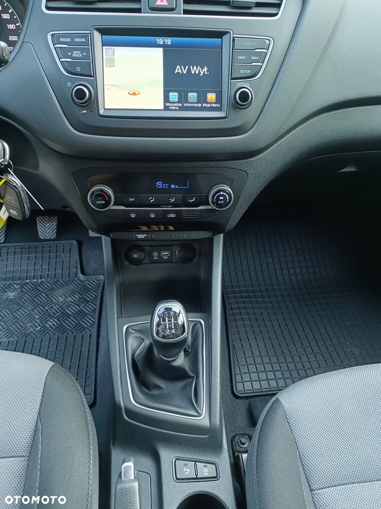 Hyundai i20 - 12