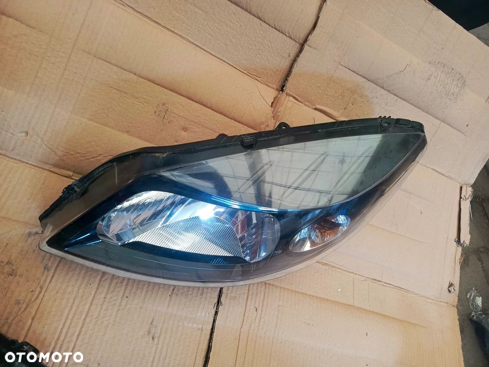 LAMPA PRZEDNIA  PRAWA LUB LEWA SANDERO I - 5