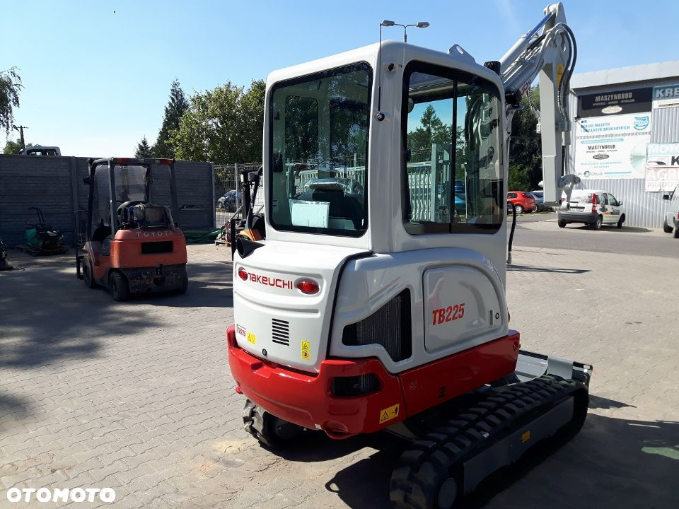 Takeuchi Nowa Japońska Takeuchi TB225 NOWOŚĆ - Minikoparka - 7
