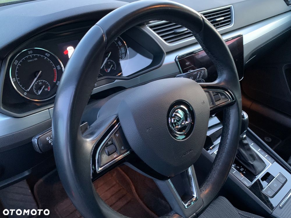 Skoda Superb 2.0 TDI Sportline DSG - 5