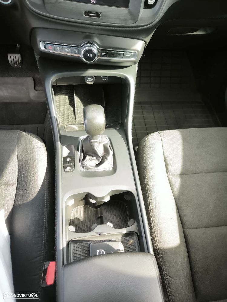 Volvo XC 40 1.5 T3 Tech Edition - 25