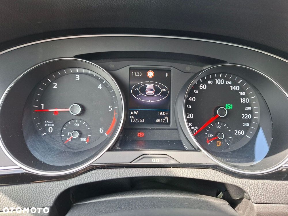 Volkswagen Passat - 18