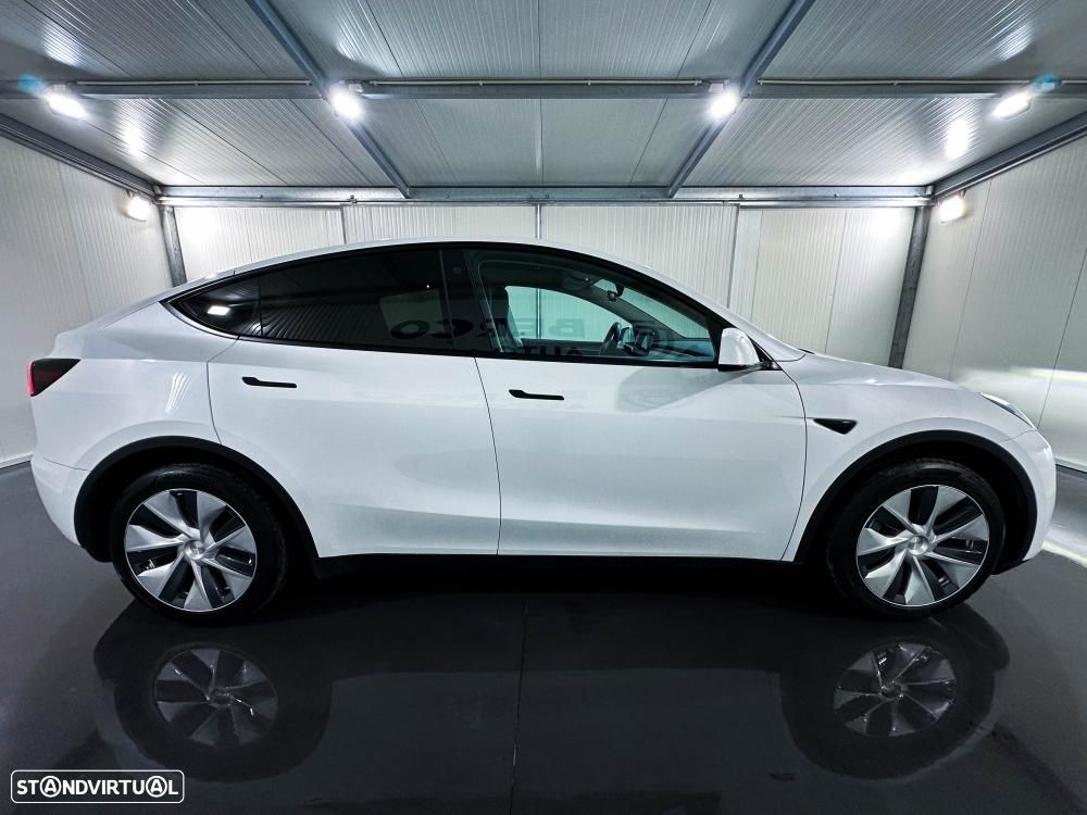 Tesla Model Y Standard - 12