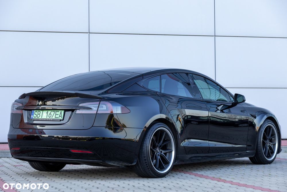 Tesla Model S - 11