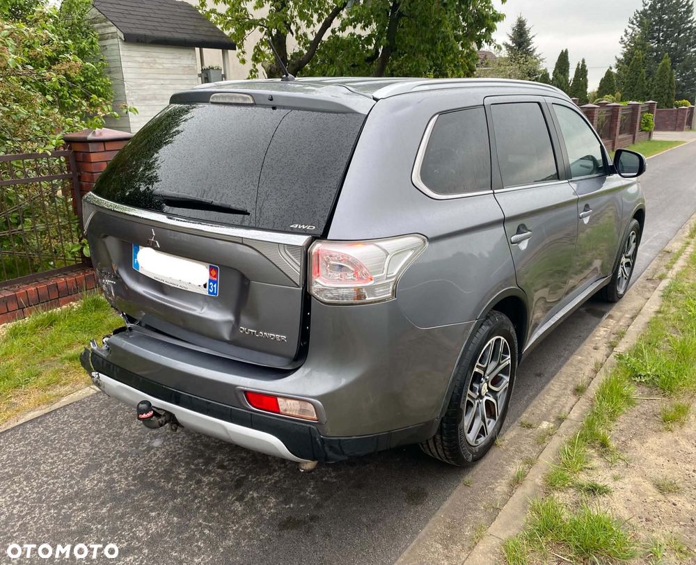Mitsubishi Outlander - 8