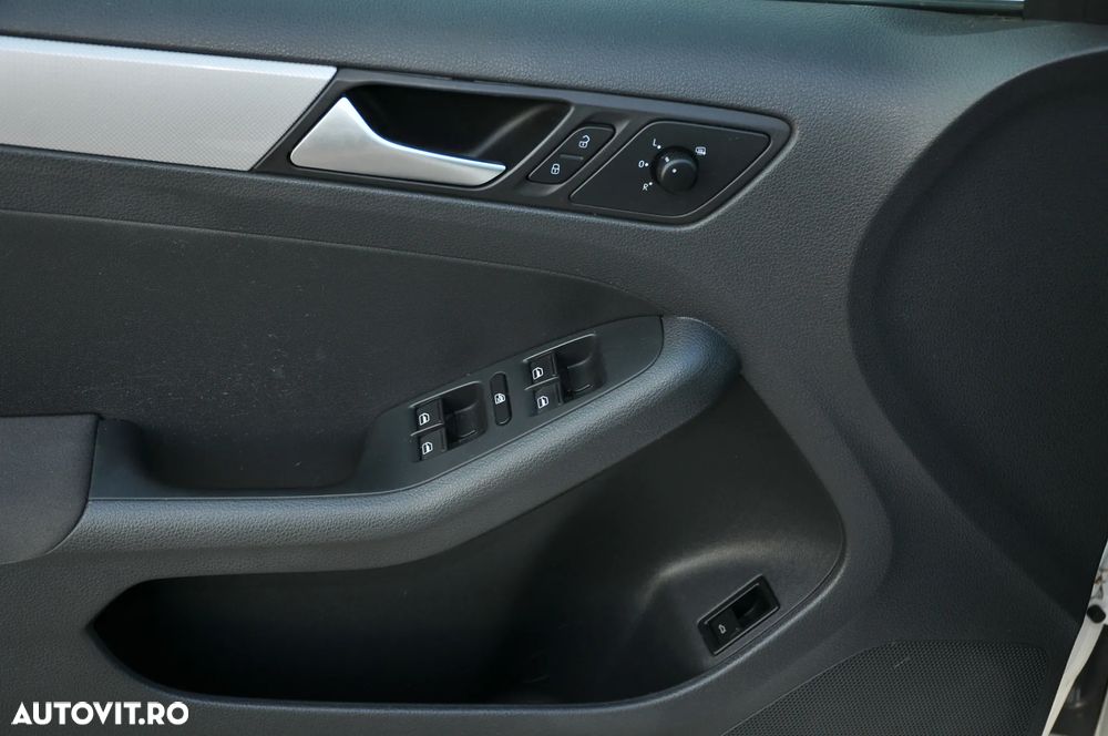 Volkswagen Jetta 1.4 TSI Sportline - 21