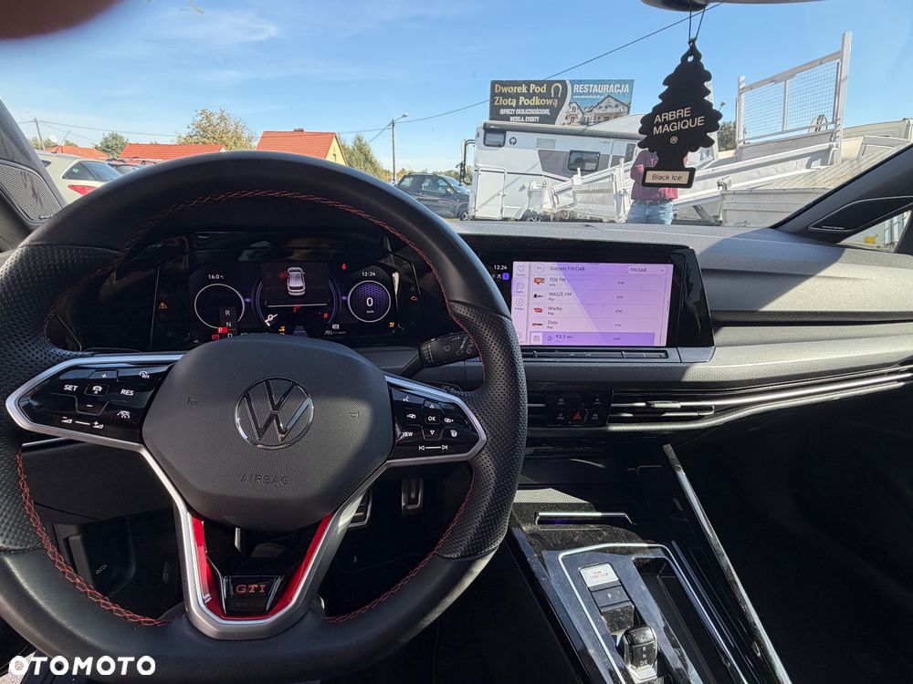 Volkswagen Golf - 10