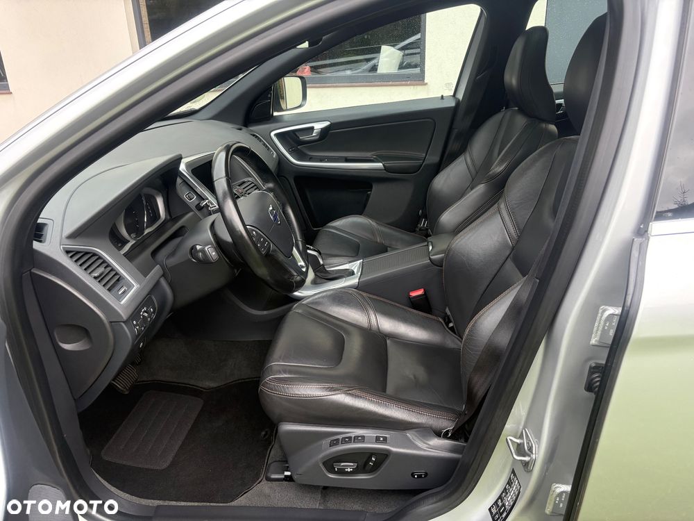 Volvo XC 60 D4 Geartronic Summum - 17