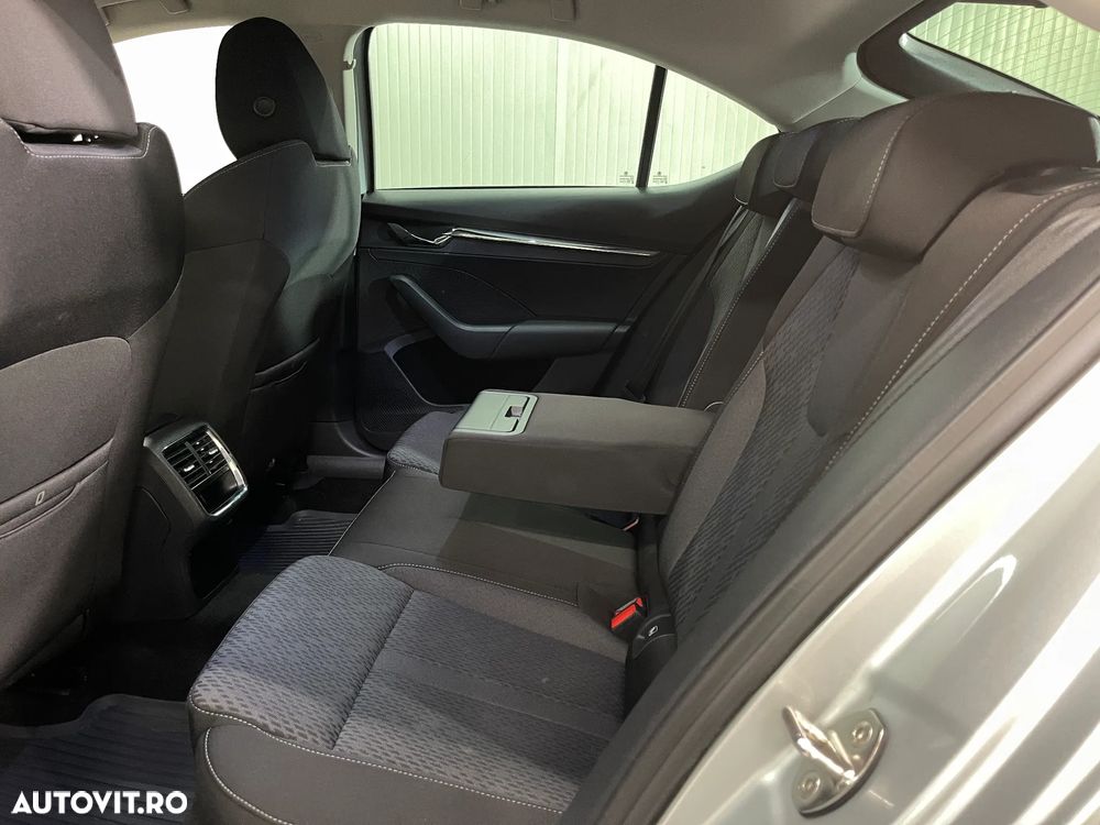 Skoda Octavia 2.0 TDI DSG Style - 12