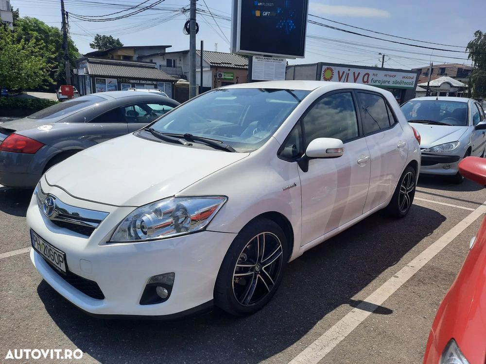 Toyota Auris 1.8 L VVT-i Luna - 2