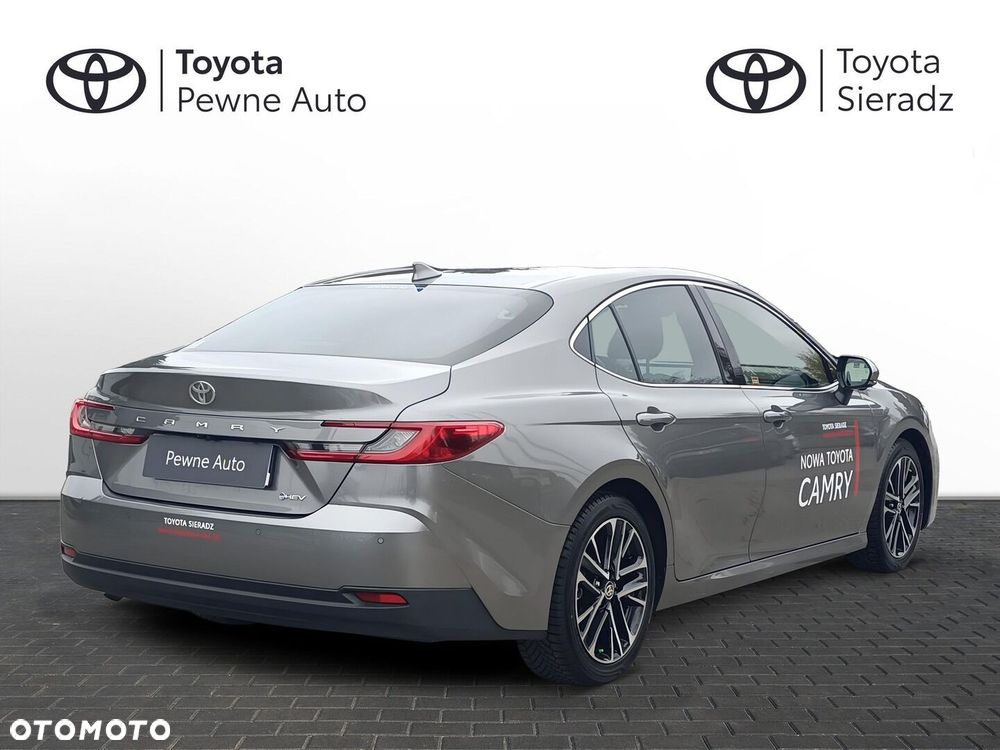 Toyota Camry - 6