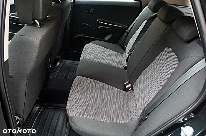 Kia Ceed - 23