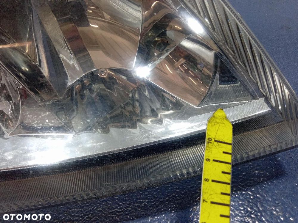 TOYOTA COROLLA E12 KOMBI REFLEKTOR PRAWY LAMPA PRZÓD EU 20A265B - 10