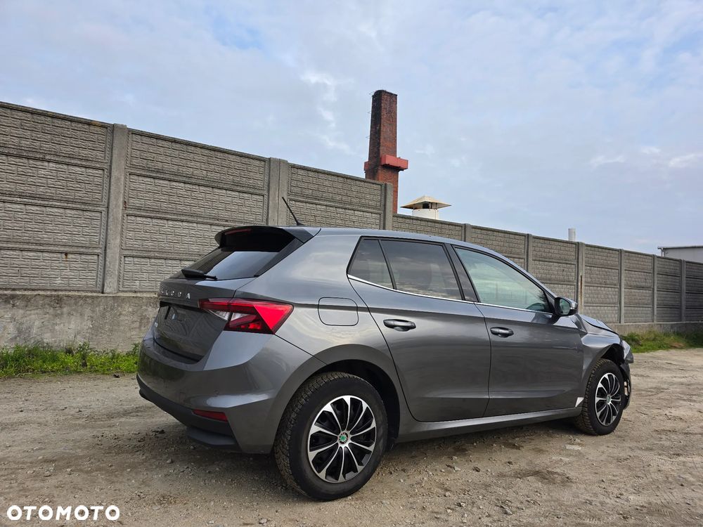 Skoda Fabia 2022 photo 3
