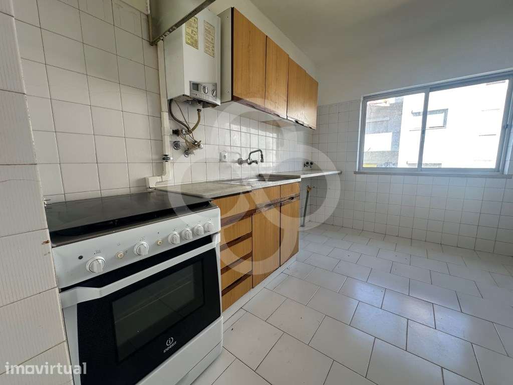 Apartamento T2 na Guia, Cascais, com 71,40m² e localização privileg... - Grande imagem: 2/13