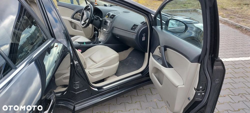Toyota Avensis 2.2 D-4D Sol Plus NAVI - 14