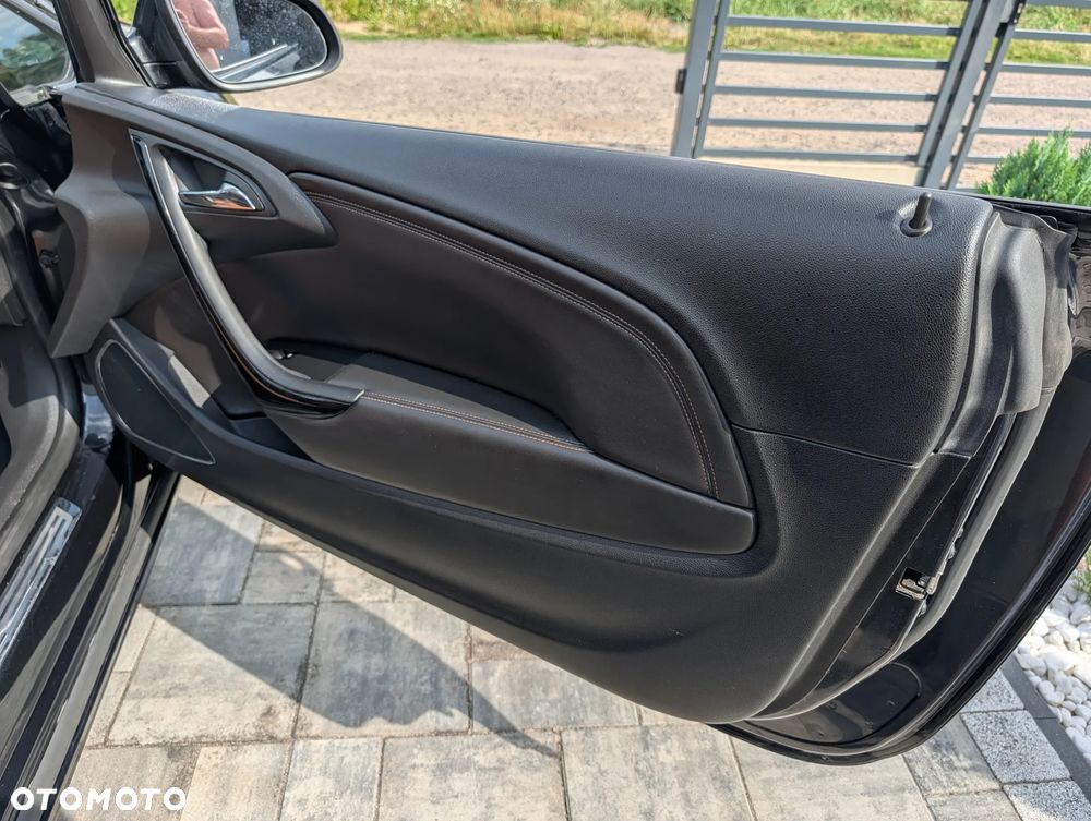 Opel Cascada 2.0 CDTI Cosmo S&S - 36