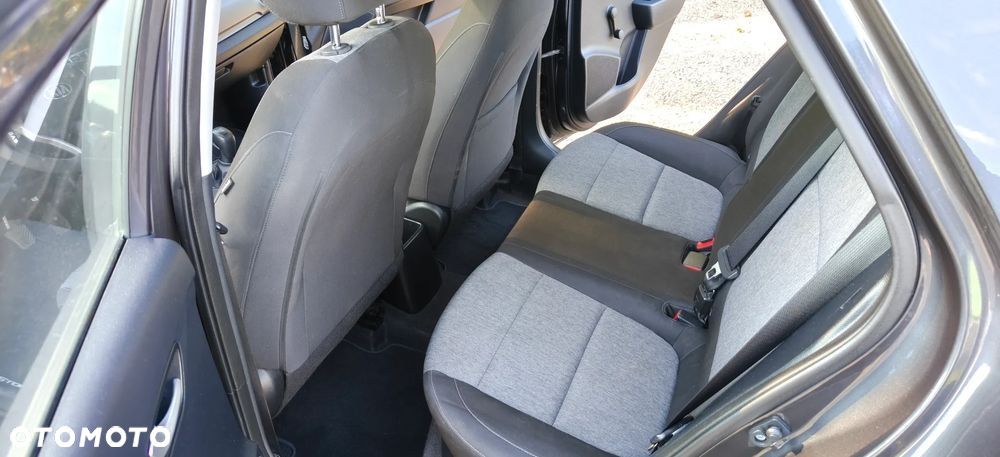 Kia Stonic - 11
