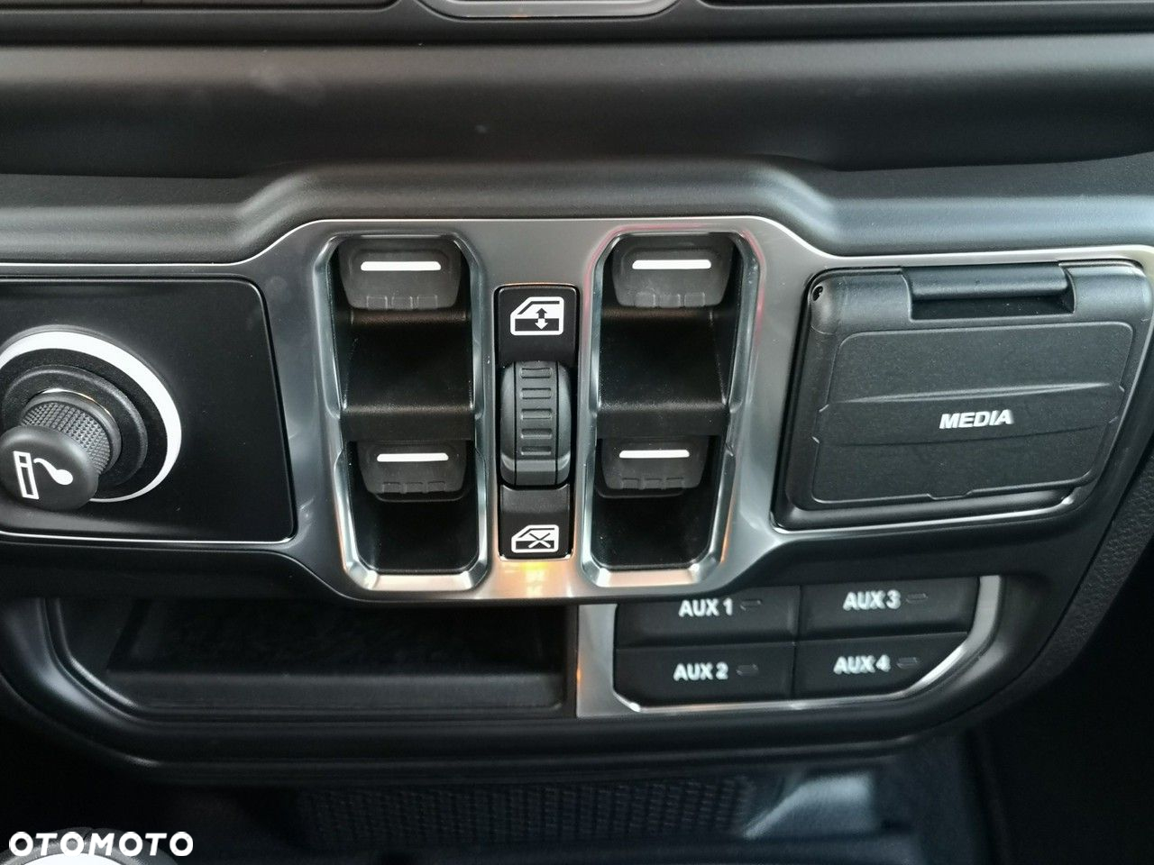 Jeep Wrangler - 32