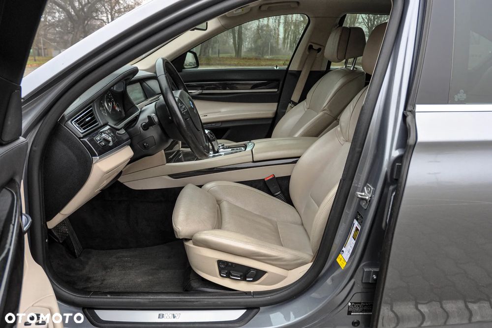 BMW Seria 7 750Li - 7