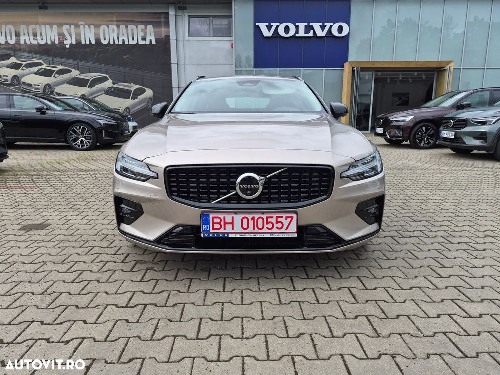 Volvo V60 B4 MHEV AT Plus Dark - 5