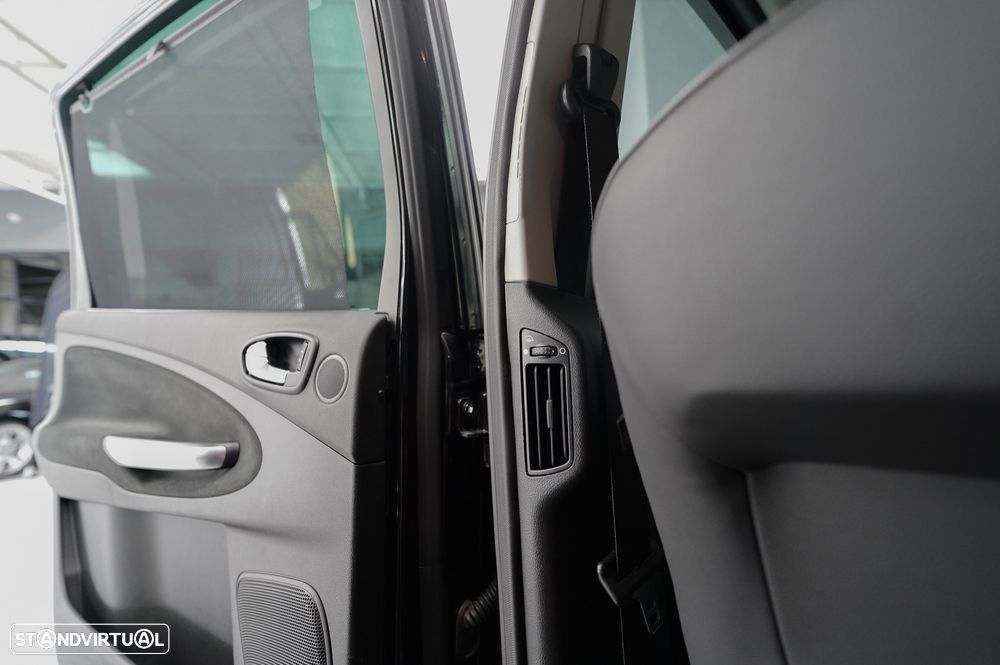 Ford S-Max 1.8 TDCi Titanium 7L - 28