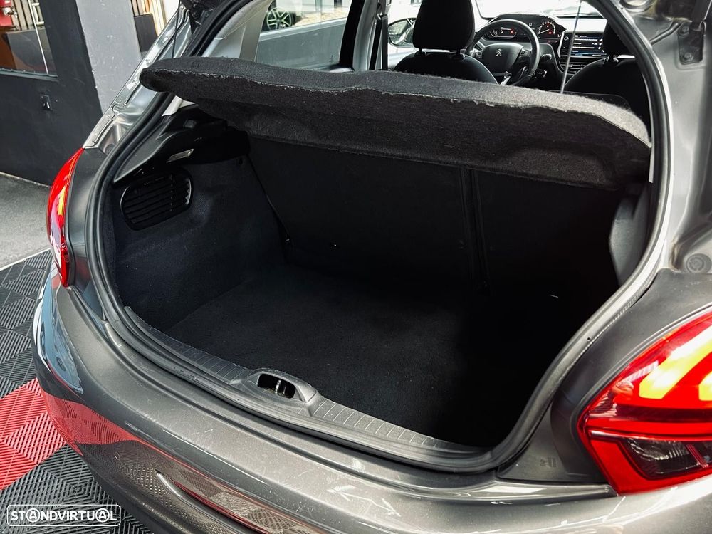 Peugeot 208 1.2 PureTech Style - 43