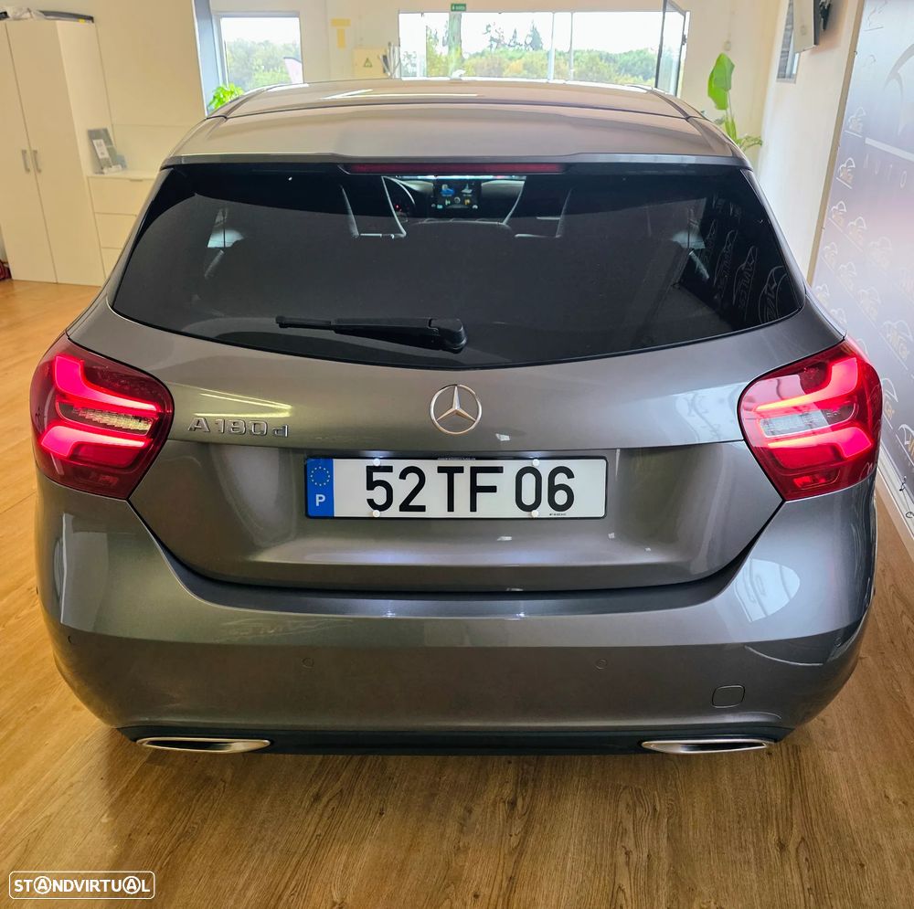 Mercedes-Benz A 180 d Fleet Pack Urban - 13