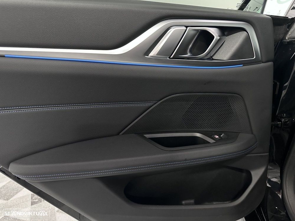 BMW i4 eDrive35 Edição Desportiva M - 23