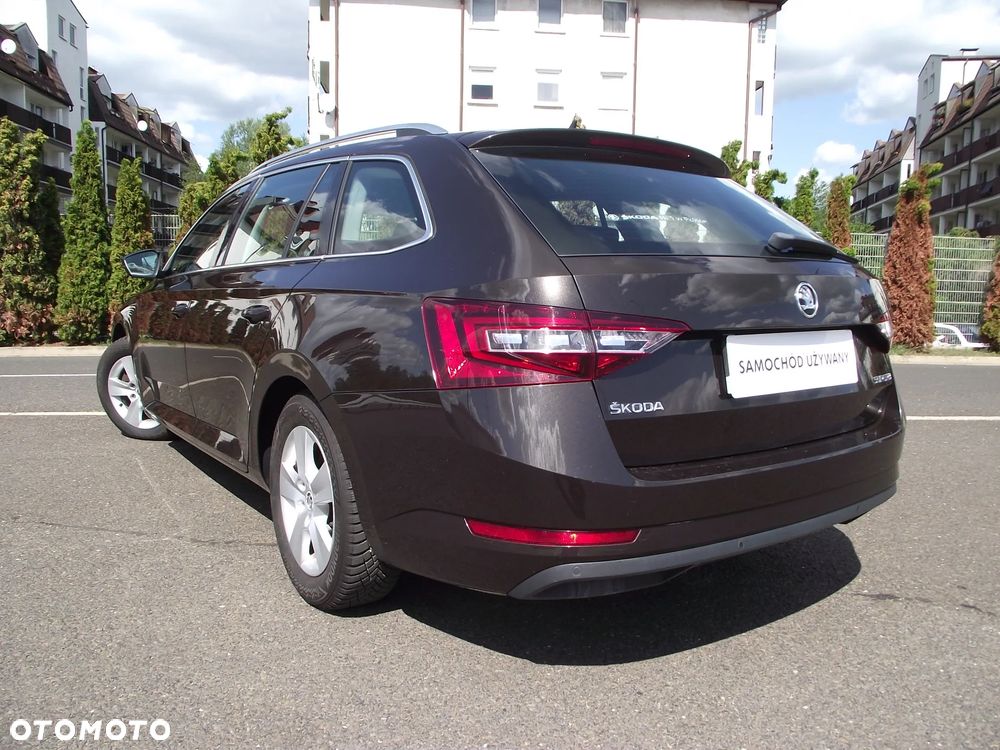 Skoda Superb 1.8 TSI Ambition - 10