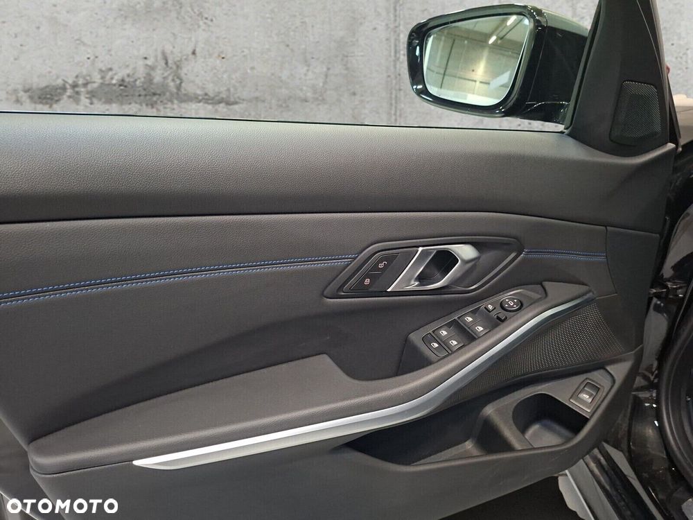 BMW Seria 3 - 12