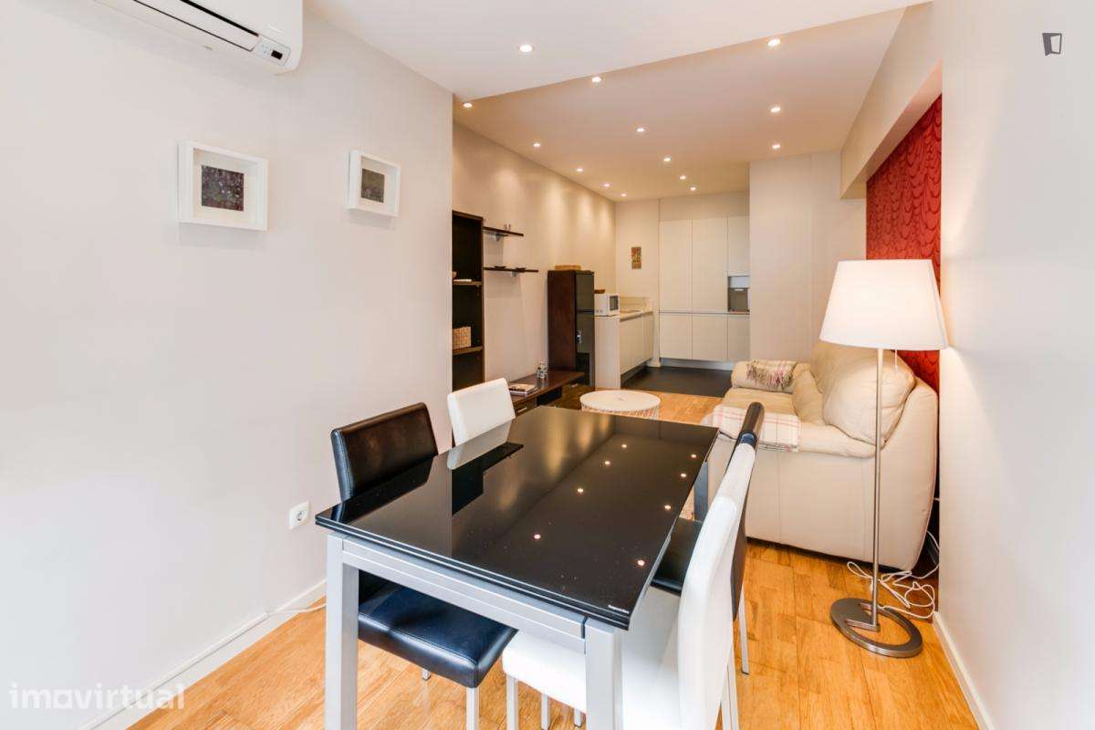 Apartamento com 1 quartos - localizado em São Sebastião Lisbon - Grande imagem: 4/11