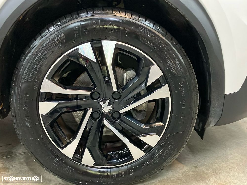 Peugeot 2008 1.2 PureTech Allure - 19