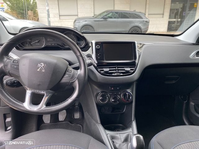 Peugeot 208 1.2 PureTech Style - 6