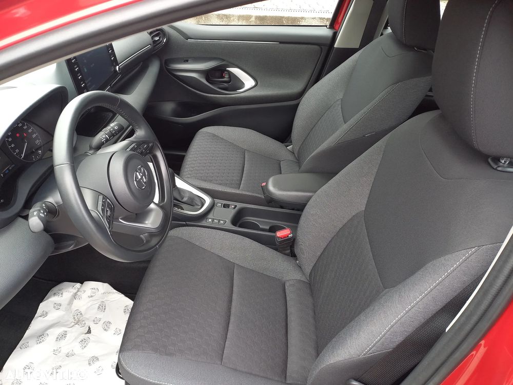 Toyota Yaris 1.5 VVT-i HSD Dynamic - 10