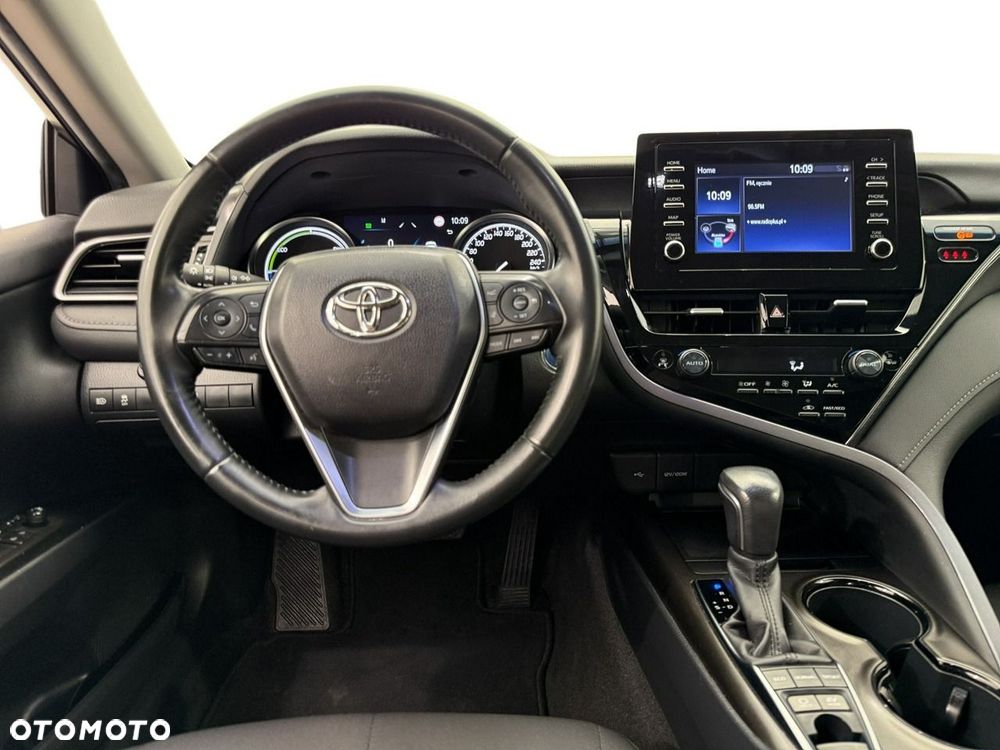 Toyota Camry - 10