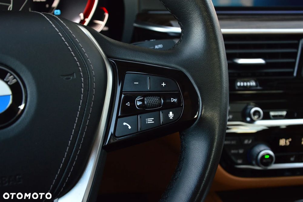BMW Seria 5 540d xDrive mHEV Luxury Line sport - 23