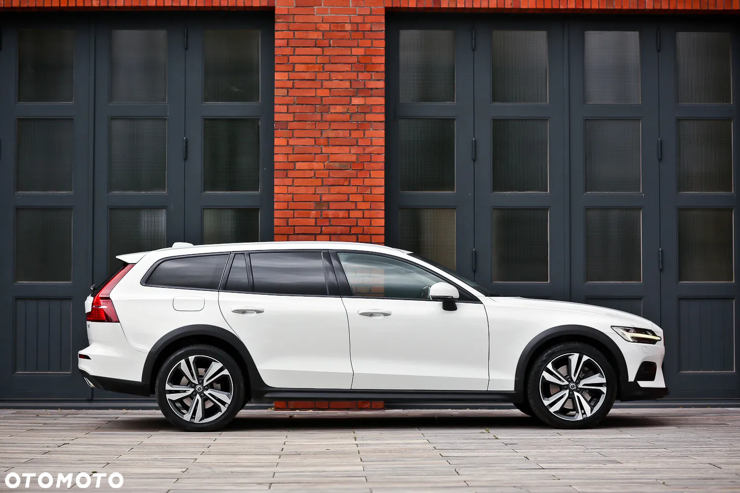 Volvo V60 Cross Country Pro D4 AWD - 2