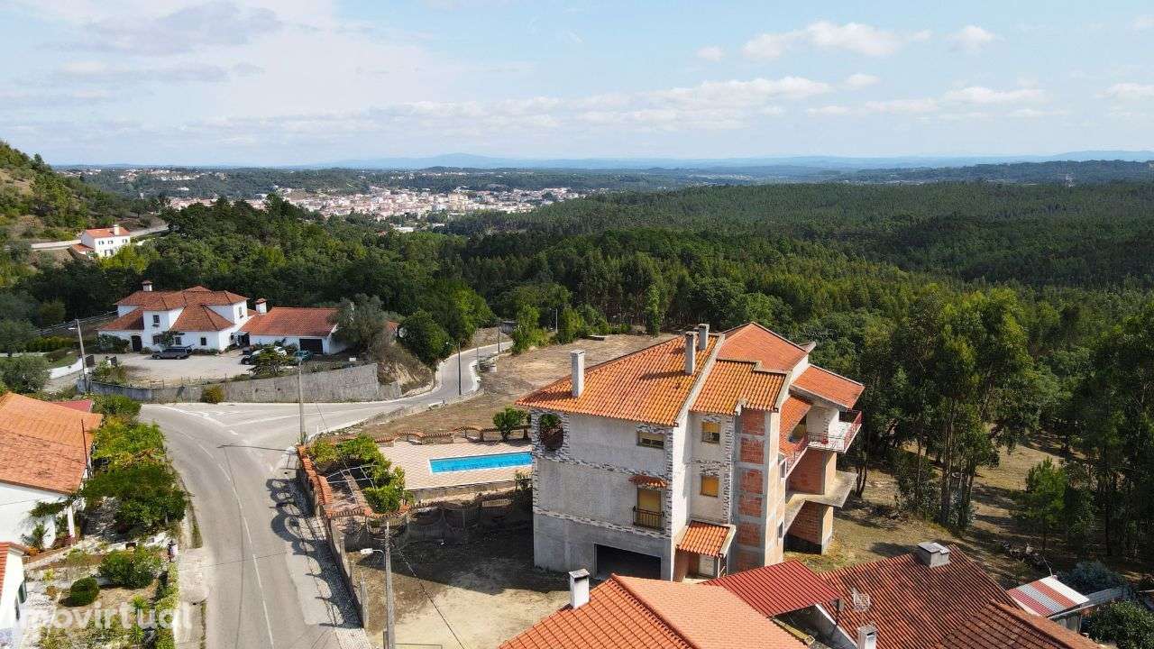 Moradia T6 a 5 minutos de Ourém - Grande imagem: 3/20