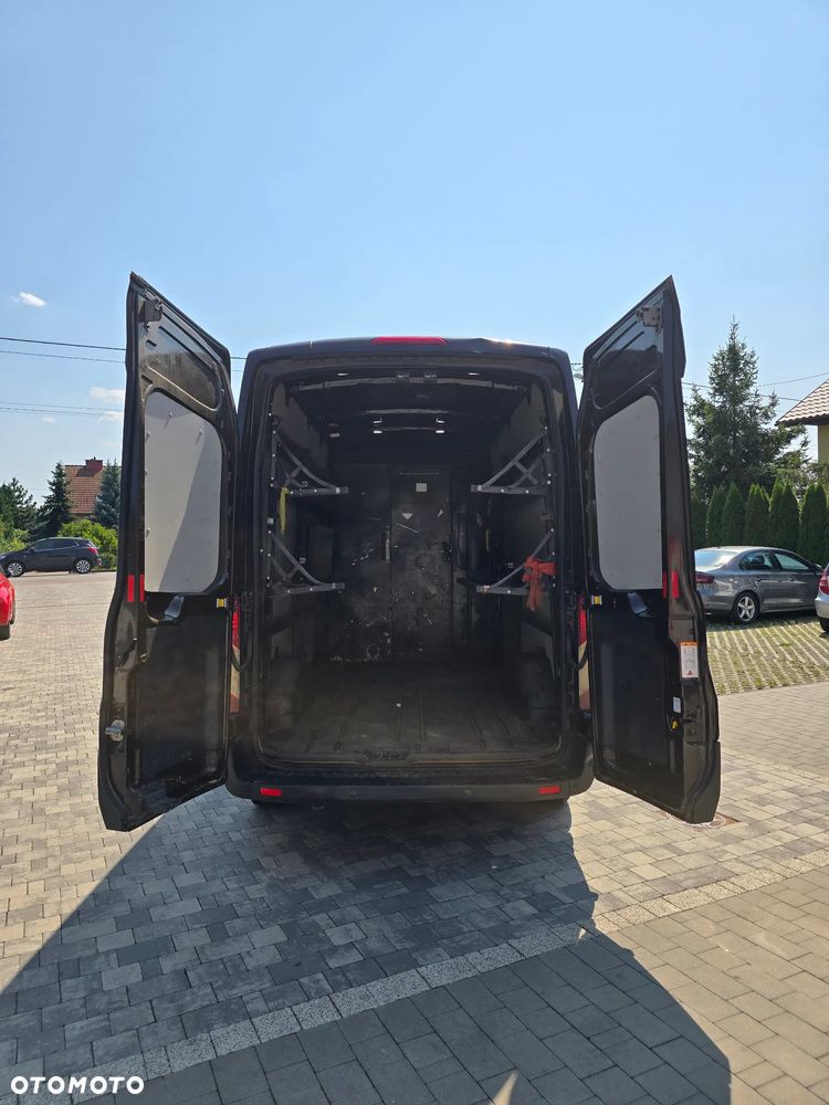 Ford Transit - 12