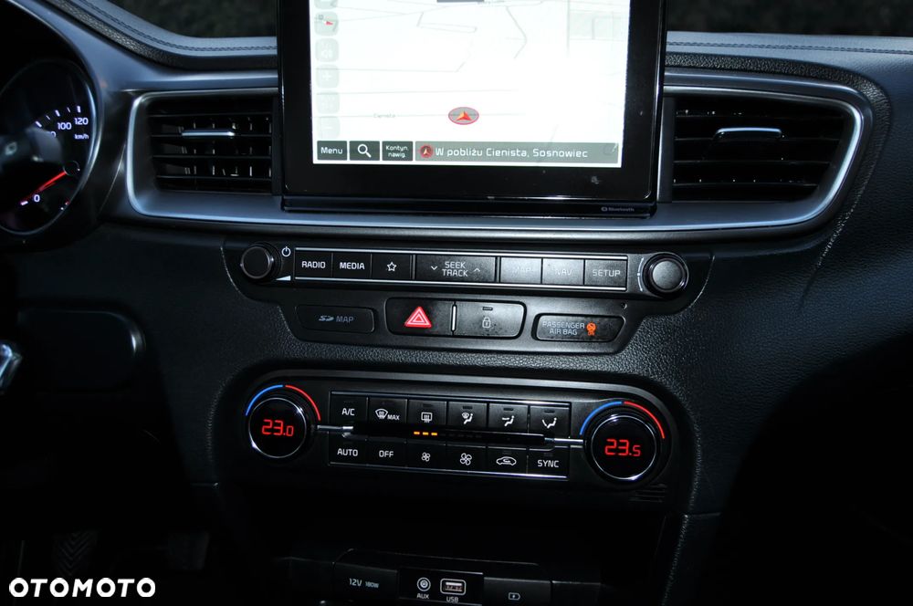 Kia Ceed - 12