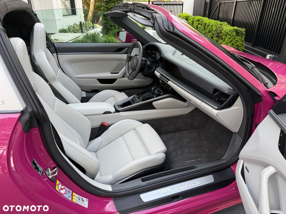 Porsche 911 Targa 4S - 19
