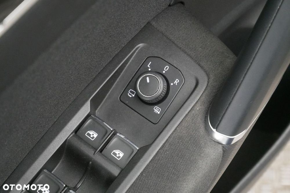 Volkswagen Touran - 28