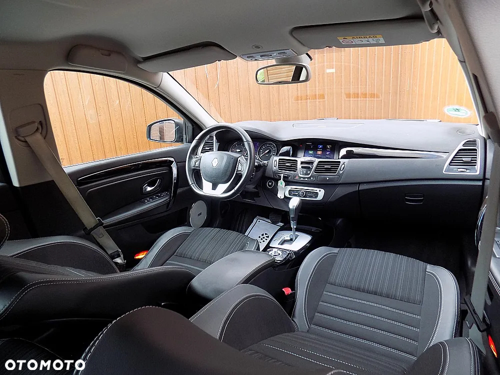 Renault Laguna Grandtour dCi 110 FAP EDC Bose Edition - 23