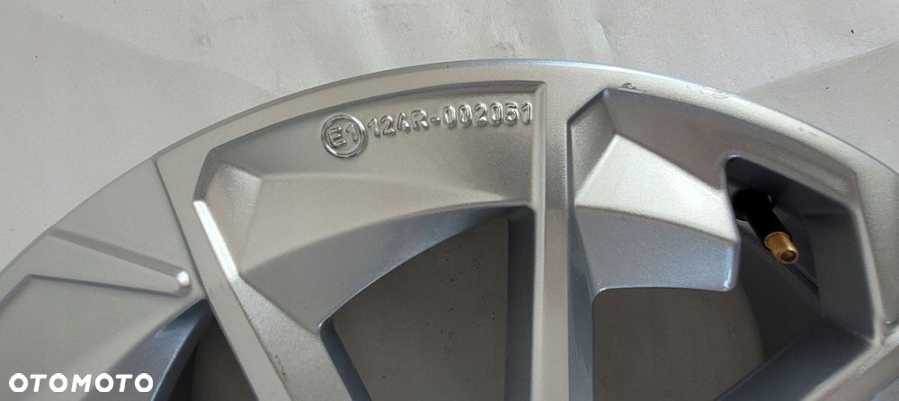 FELGA HYUNDAI SANTA FE TUCSON KIA 7,5X19 ET49,5 5X114,3 - 5