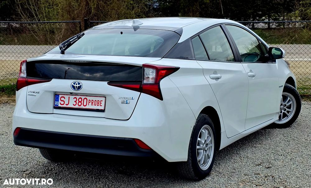 Toyota Prius Hybrid Executive - 3