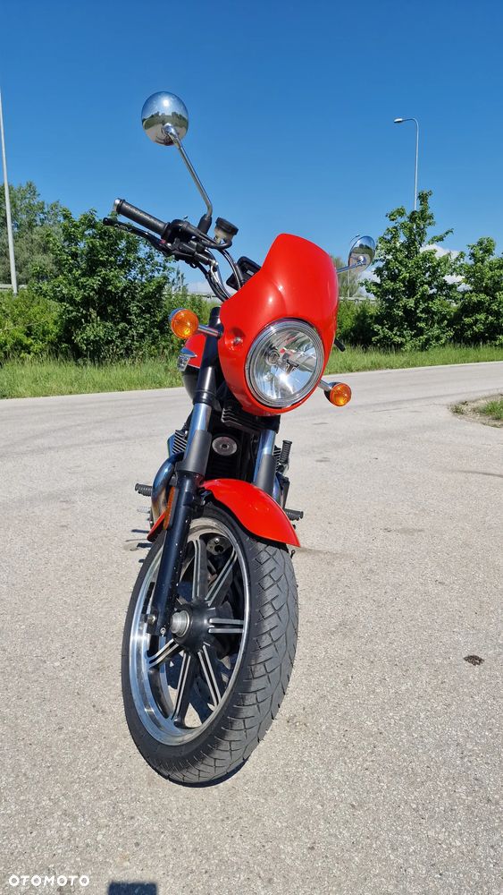 Triumph Bonneville - 11